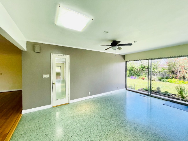 Photo - 6206 Pontiac St