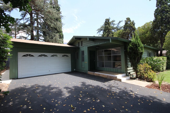 Photo - 2455 Cooley Plz