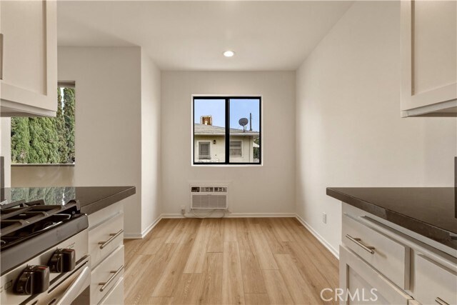 Photo - 6140 Whitsett Ave Unit 6