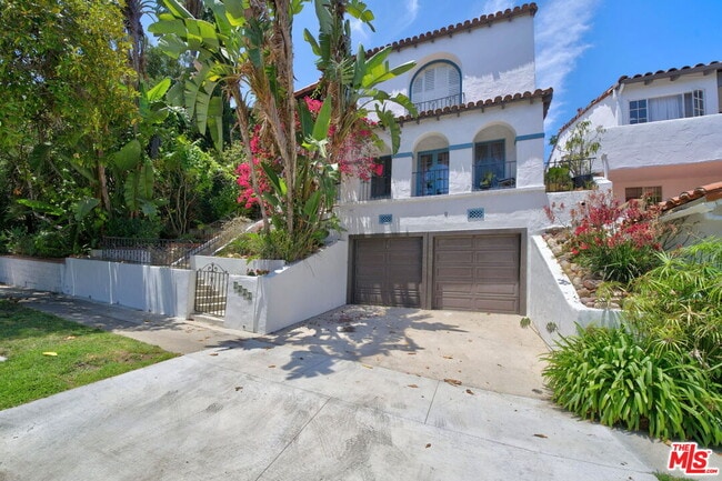 Building Photo - 1221 Edris Dr