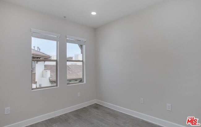 Photo - 6280 W 3rd St Unit 4-413