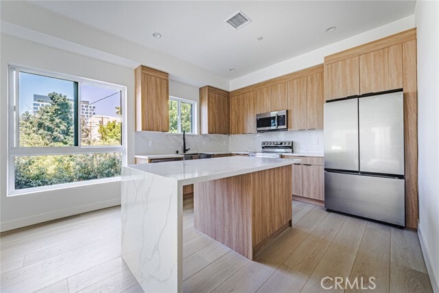 Photo - 1330 Tamarind Ave