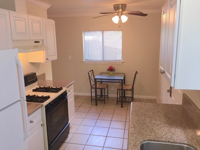 Photo - 411 Douglas St Unit #2