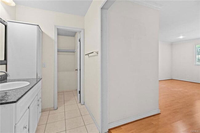 Photo - 18123 Delano St