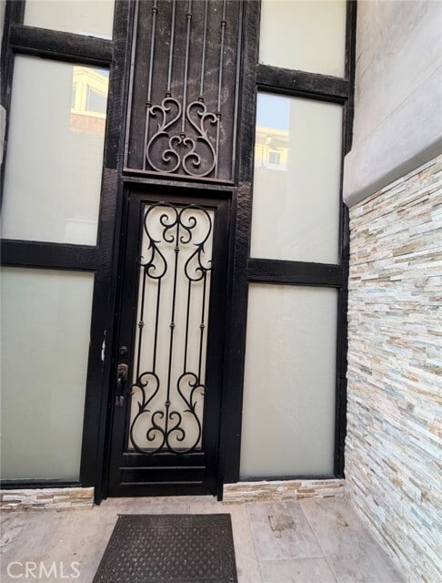 Photo - 233 Nyes Pl