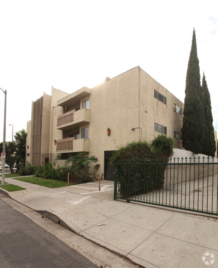 Photo - 1301 N Mansfield Ave