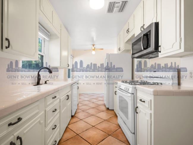 Photo - 6129 Pembroke Dr