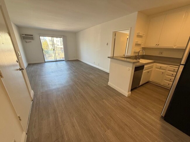 Photo - 10760 Rose Ave Unit 317