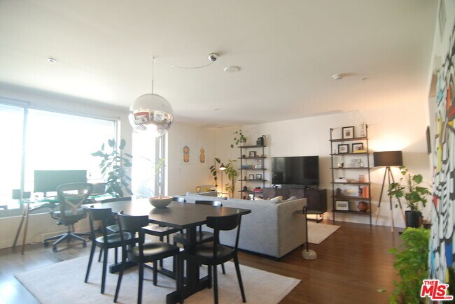 Photo - 901 Flower St Unit 505