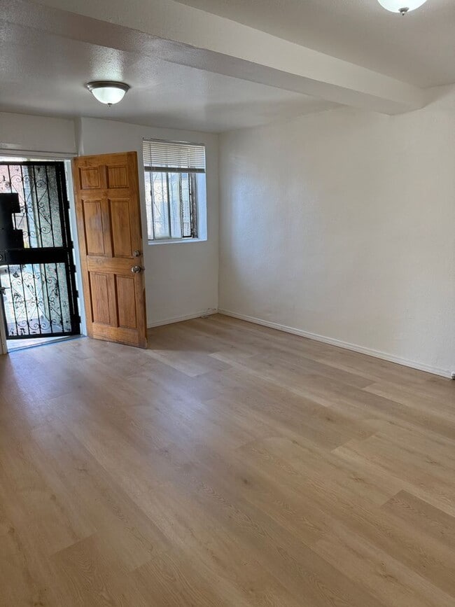 Photo - James, Beverly (Estate) -- 40th Place Unit 1124