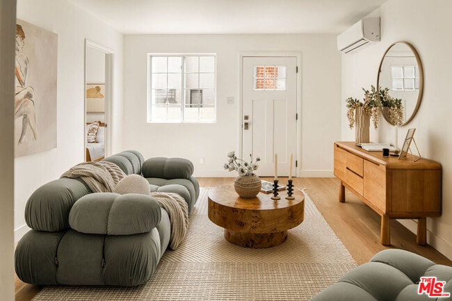 Photo - 2302-2302 Pisani Pl