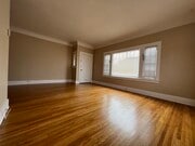 Living room towards front door - 1642 La Fayette Rd Unit 1