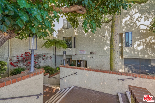 Photo - 1900 Vine St Unit 212