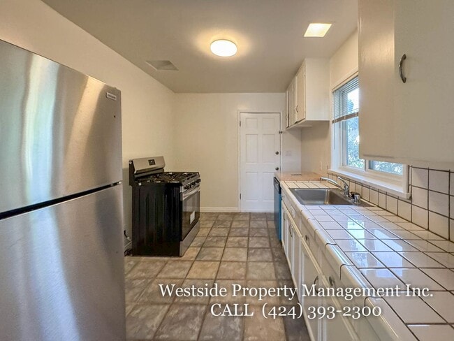 Photo - 2301 Oak St Unit A