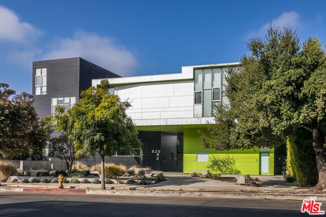 Building Photo - 825 Kings Rd Unit 15