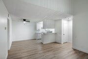 2BR, 1BA - 965SF - Stone Creek Apartments
