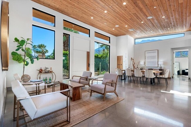 Photo - 524 E Miraleste Ct