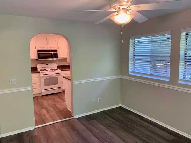 Photo - 381-381 1/2 Ramona Unit 381 1/2 A