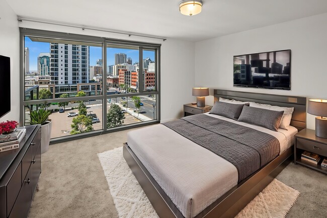 Photo - 800 The Mark Ln Unit 610