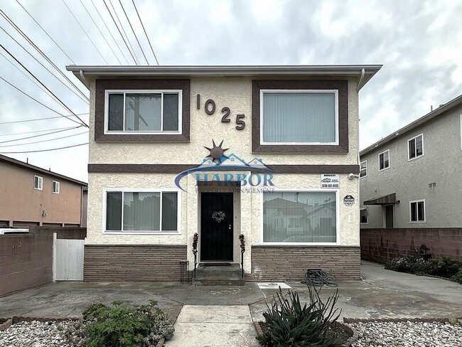 Building Photo - 1025 W 25th St