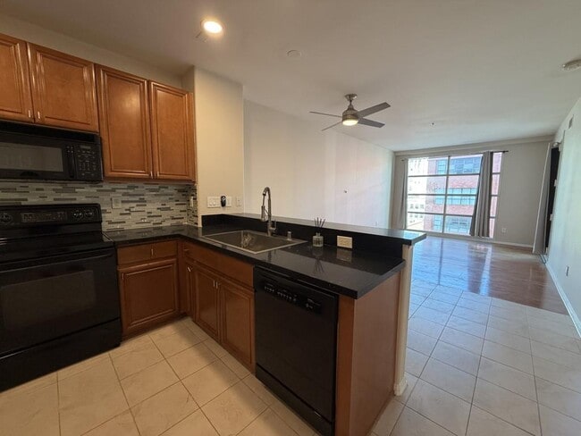 Building Photo - 350 K St Unit 617
