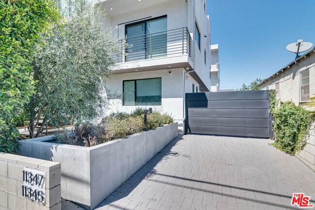 Photo - 11347 Mississippi Ave