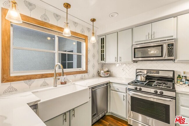 Photo - 14050 Magnolia Blvd Unit 312