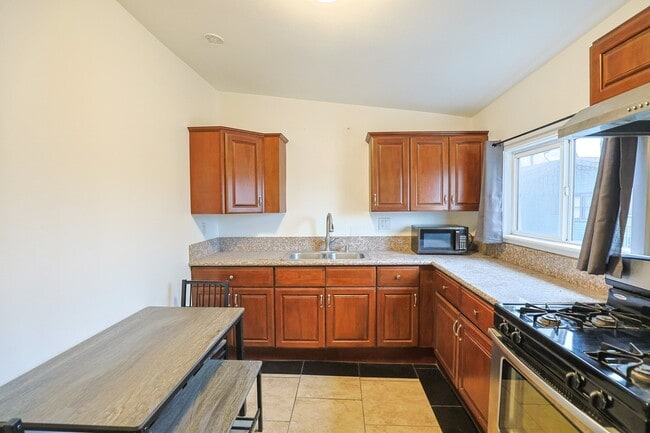 Photo - 2624 S Budlong Ave Unit 2624 S Budlong Ave