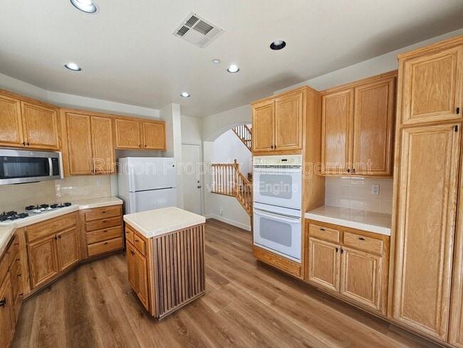 Photo - 4782 Templeton St