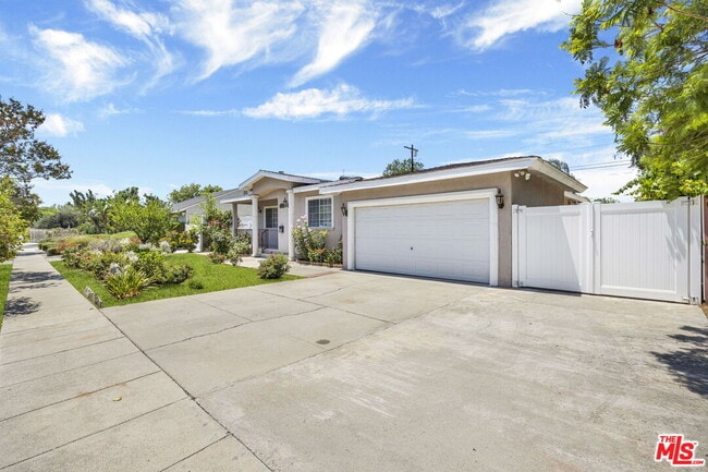 Photo - 10109 Gloria Ave