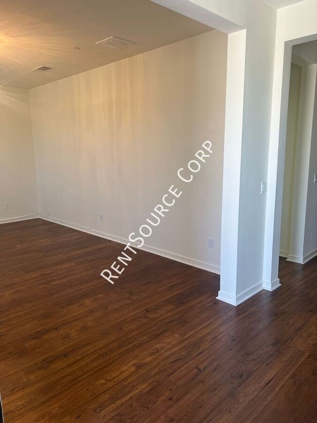 Photo - 45059 Marbella St