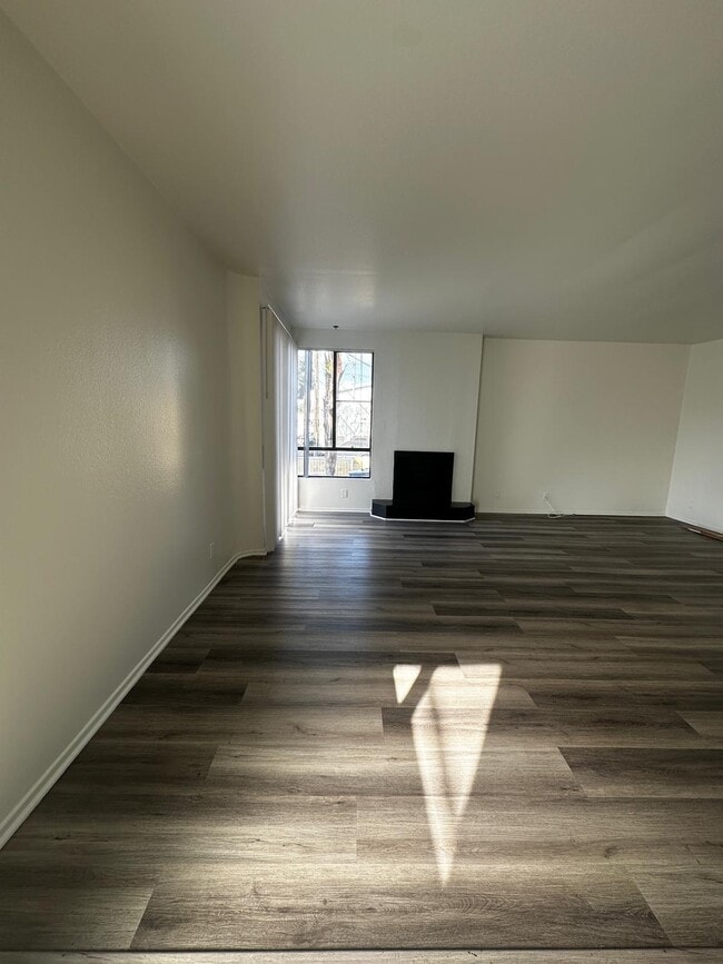 Photo - 4343 Whitsett Ave Unit 103