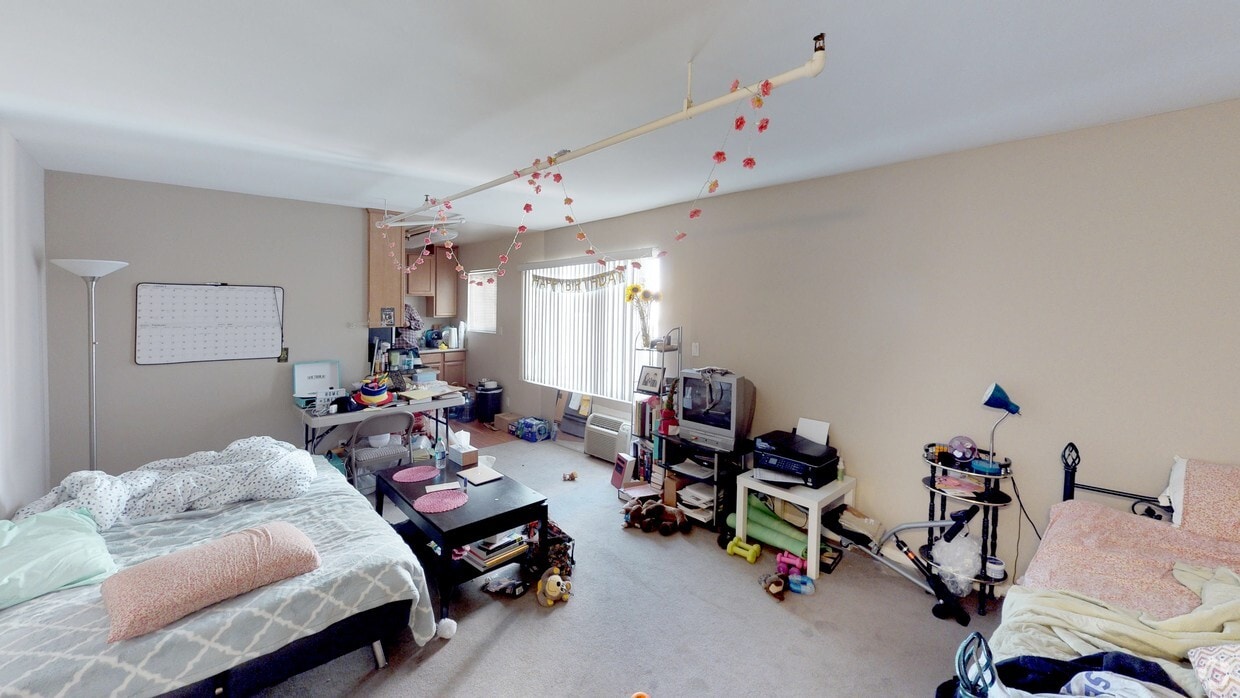 3D Tour - D69--2611 S. Portland Street