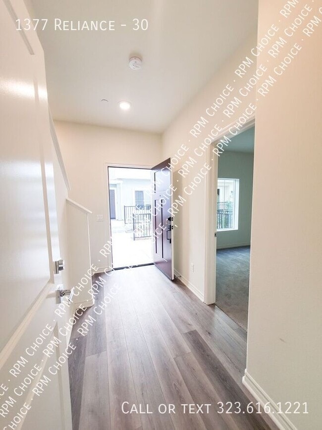 Photo - 1377 Reliance-30