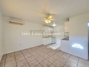 Photo - 1039 E Ridgewood St House