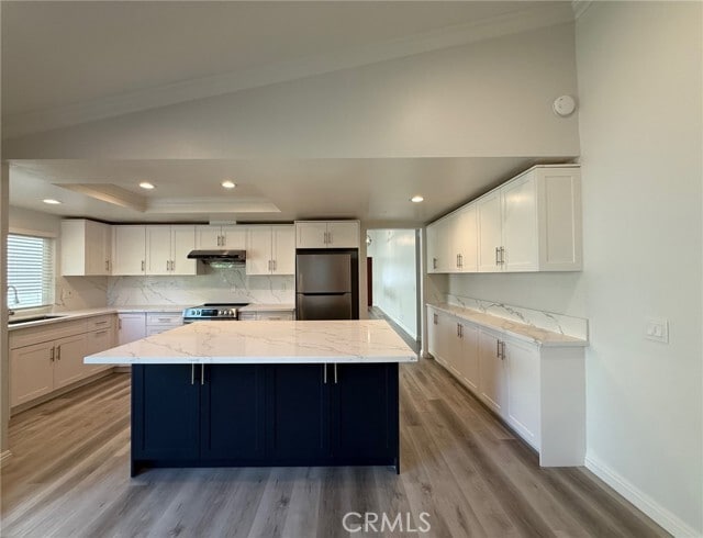 Building Photo - 29 Deerwood E