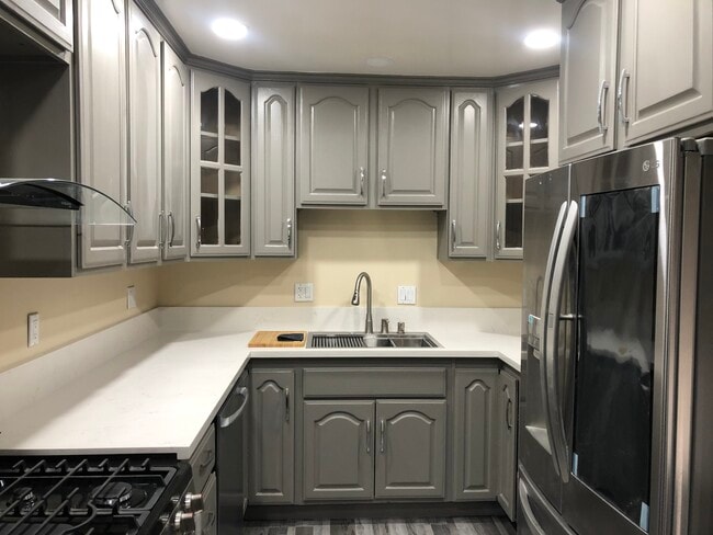 Fully upgraded kitchen - 1809 Michigan Ave House