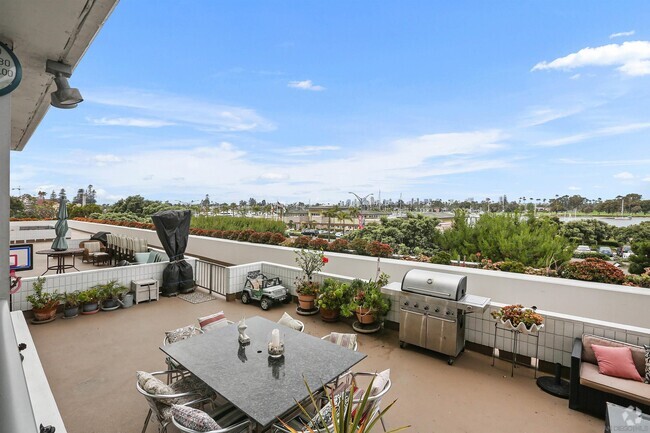 Building Photo - 1770 Avenida Del Mundo Unit 106 Rental