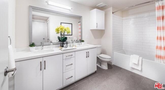 Photo - 950 E 3rd St Unit 3200