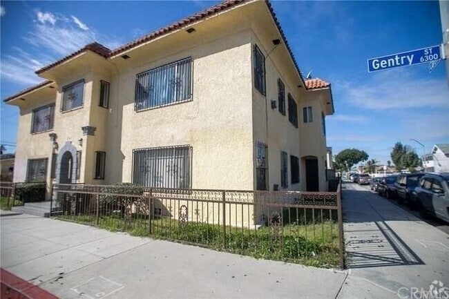 Building Photo - 7062 State St Unit 6305 Rental