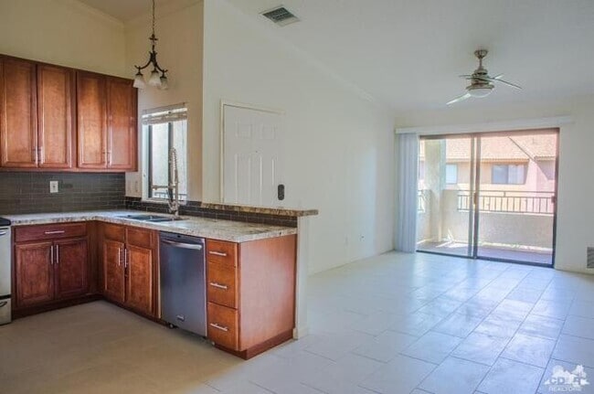 Building Photo - Two Bedroom Condo in Saddleback - A Gated ...