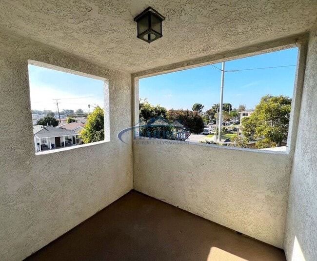 Photo - 4567 W 159th St Unit 4