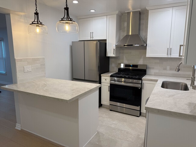 Photo - 4125 W Toluca Lake Ave