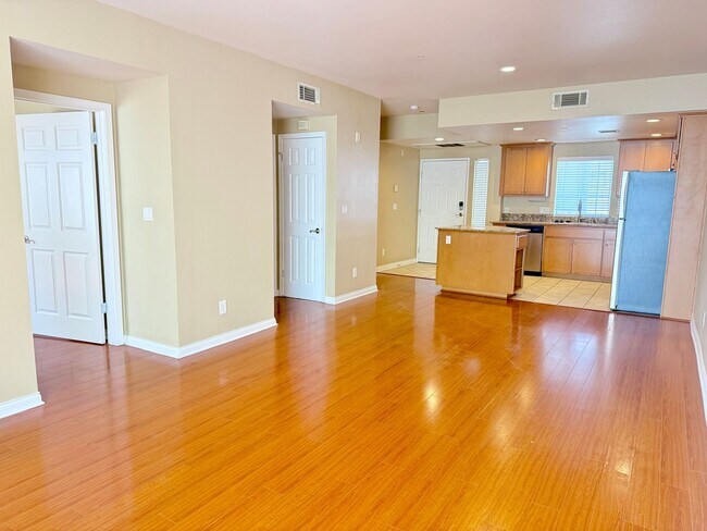 Photo - 4609 Kester Ave