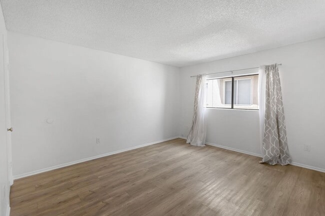 Photo - Chatsworth Rent This Now Unit E8GHT