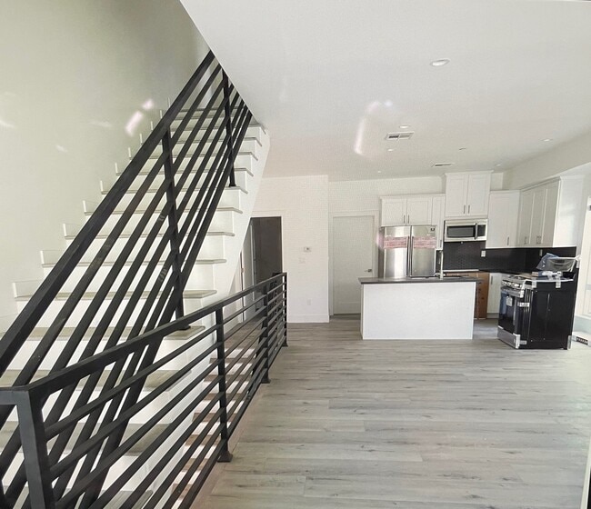 Photo - 5652 Klump Ave Unit 5652