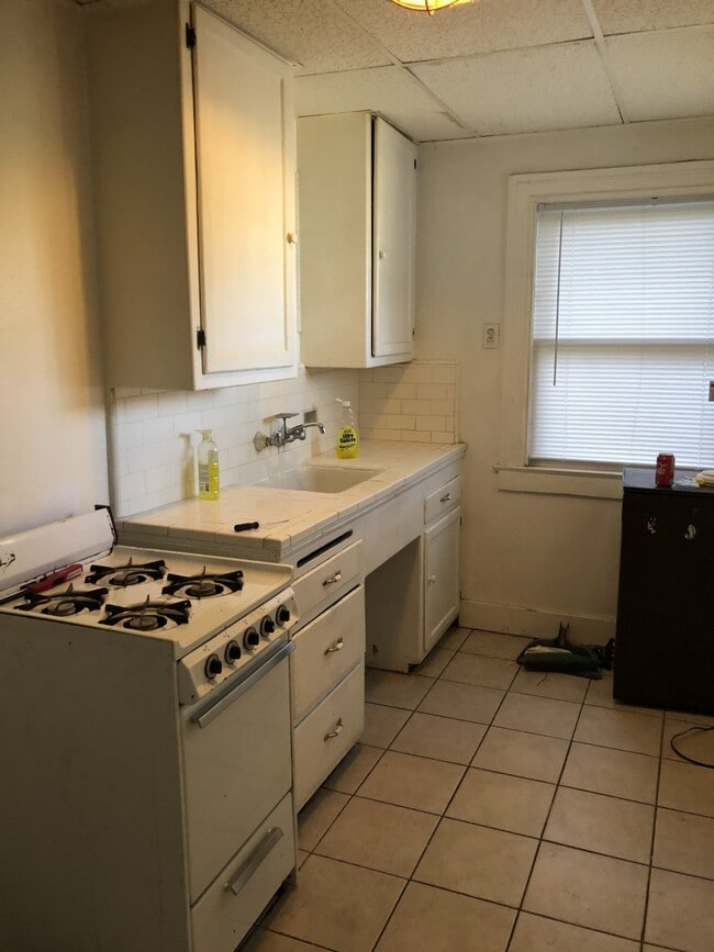 Photo - 393 N Euclid Ave Apartments