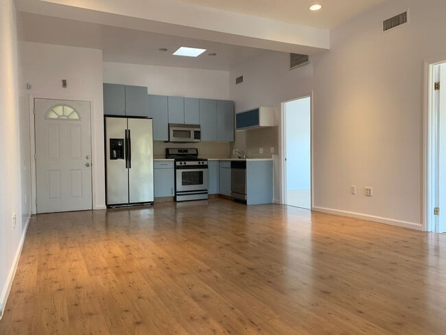Building Photo - York Apartments Unit 5924