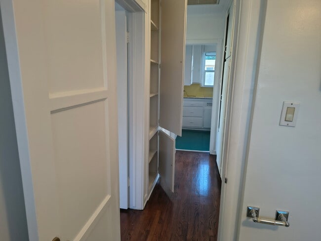 hallway/pantry - 5216 1/2 Agnes Ave Unit 5216.5