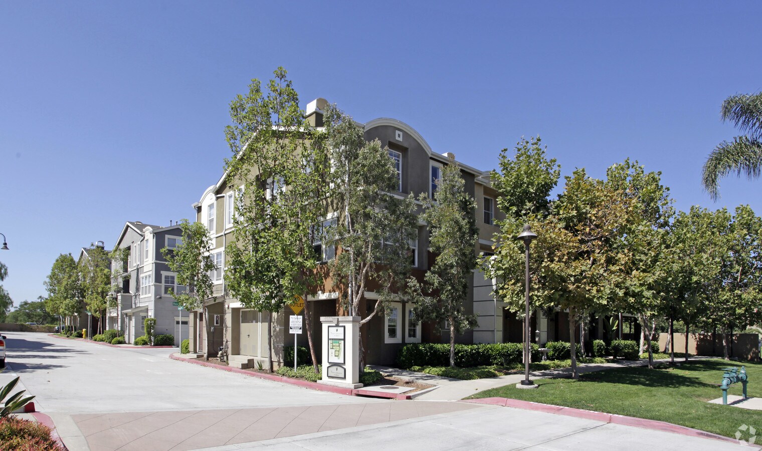 Photo - The Esplanade At Spectrum Apartments